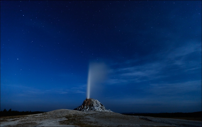 Night Eruption, White Cone Geyser